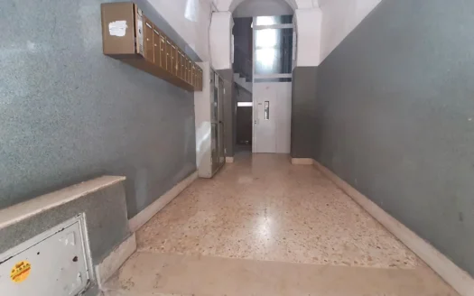 Via Leonida ad.Via Japigia ampio trilocale