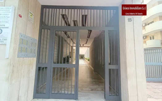 Via Pio XII ang.Via Dante uso studio