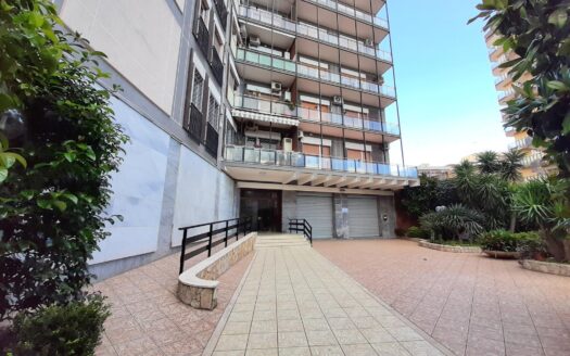 V.le Magna Grecia ang.Via Lombardia panoramico trilocale