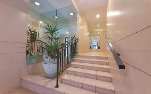 Via C.Battisti ad.Via O.Flacco quadrilocale