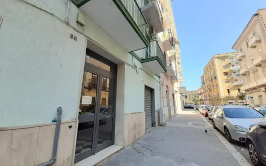 Via Nettuno ad.Via Argentina bilocale ristrutturato