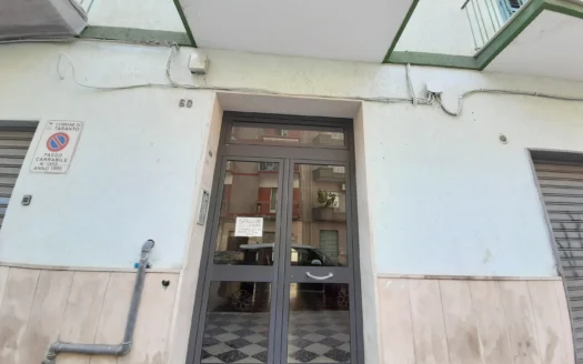 Via Nettuno ad.Via Argentina bilocale ristrutturato