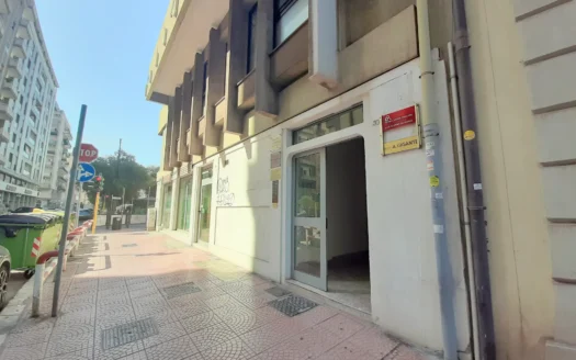 Via C.Giovinazzi plurivani uso studio